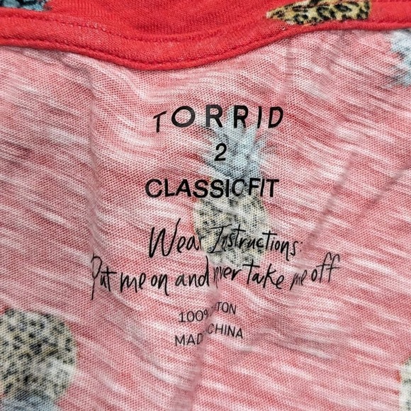 Torrid Plus Size 2X 18 20 Coral Pineapple Print V Neck T Shirt Top - Picture 2 of 2